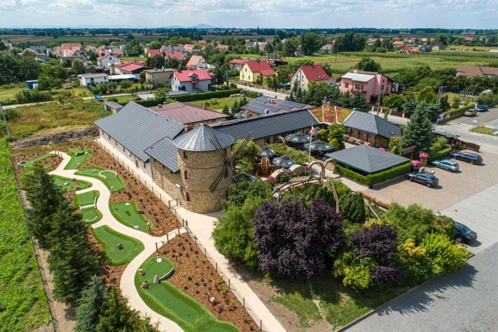 Отель Karczma Michelle Ярковице Экстерьер фото